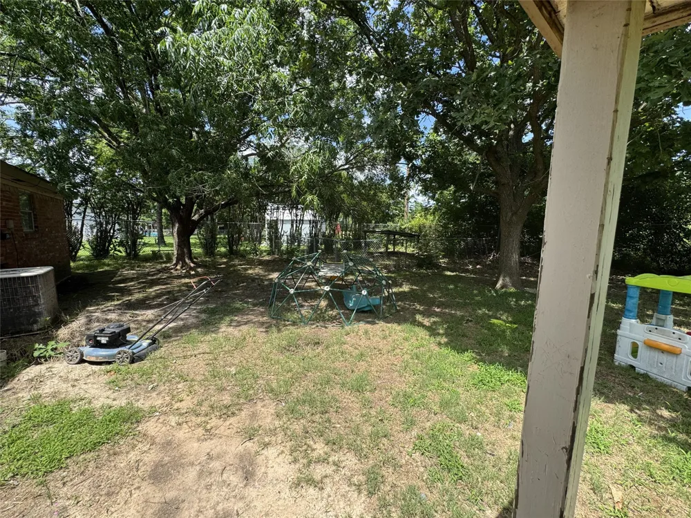 3041 Monroe Street Commerce, TX 75428