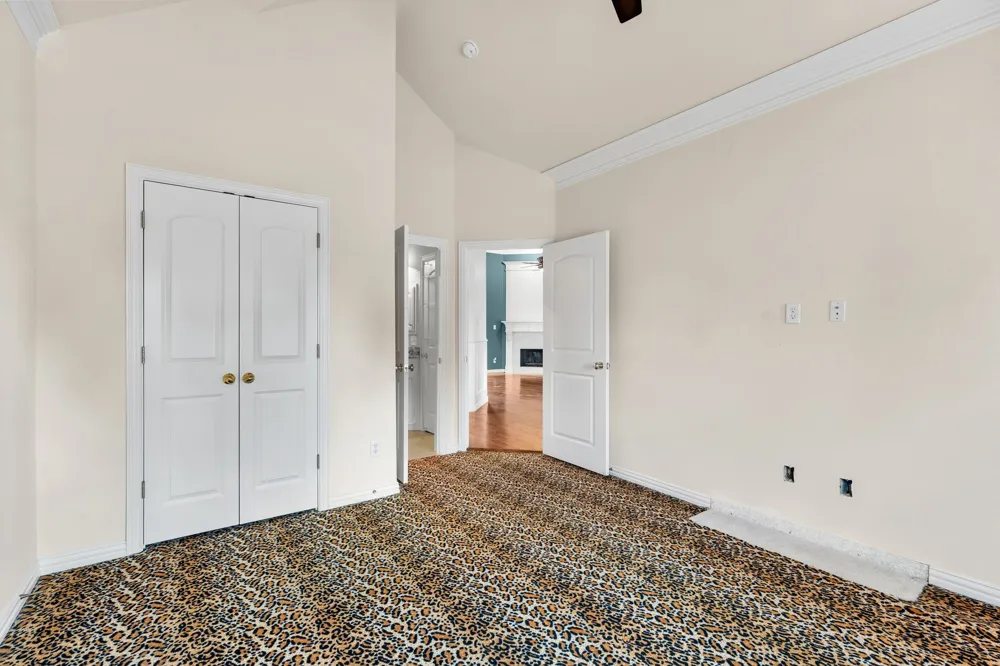 5504 Plata Lane Benbrook, TX 76126