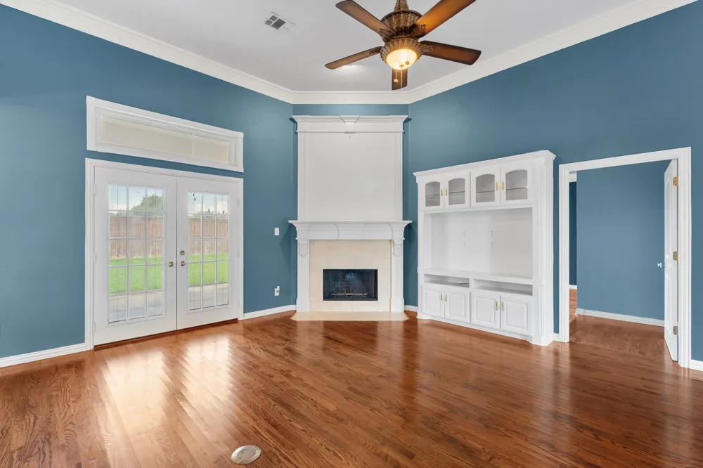 5504 Plata Lane Benbrook, TX 76126