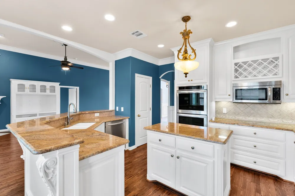 5504 Plata Lane Benbrook, TX 76126