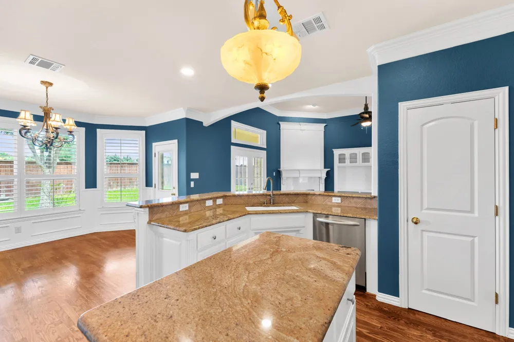 5504 Plata Lane Benbrook, TX 76126