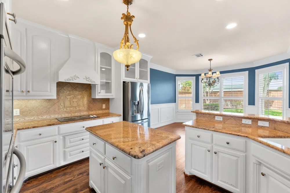 5504 Plata Lane Benbrook, TX 76126