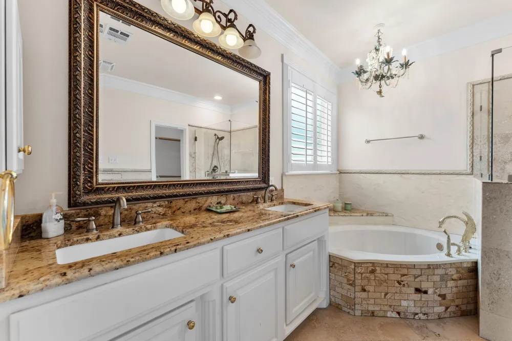 5504 Plata Lane Benbrook, TX 76126