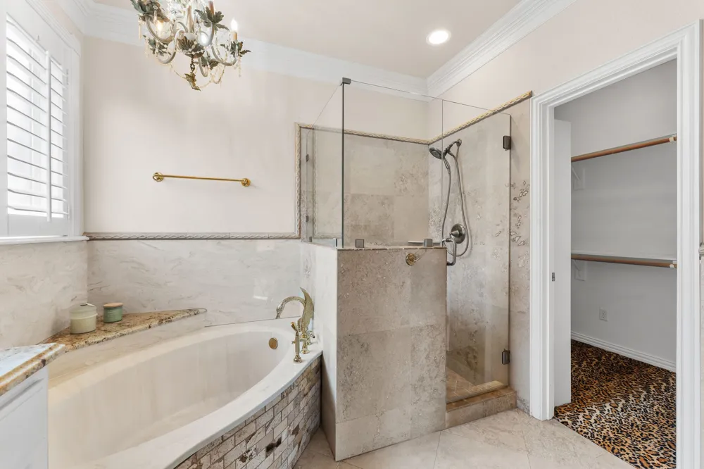 5504 Plata Lane Benbrook, TX 76126