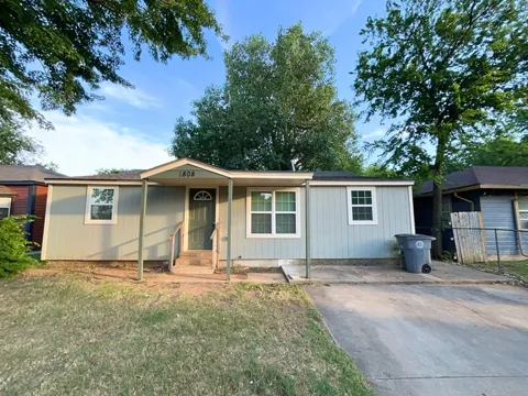 1808 NW Taft Avenue
