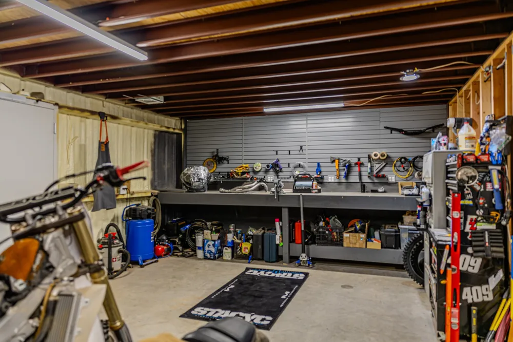 1560 Lacy Drive Lipan, TX 76462