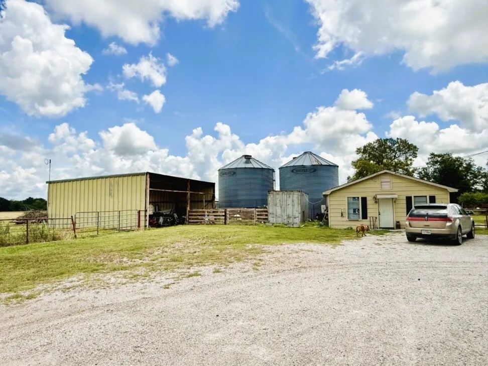 18048 Us-69 Whitewright, TX 75491