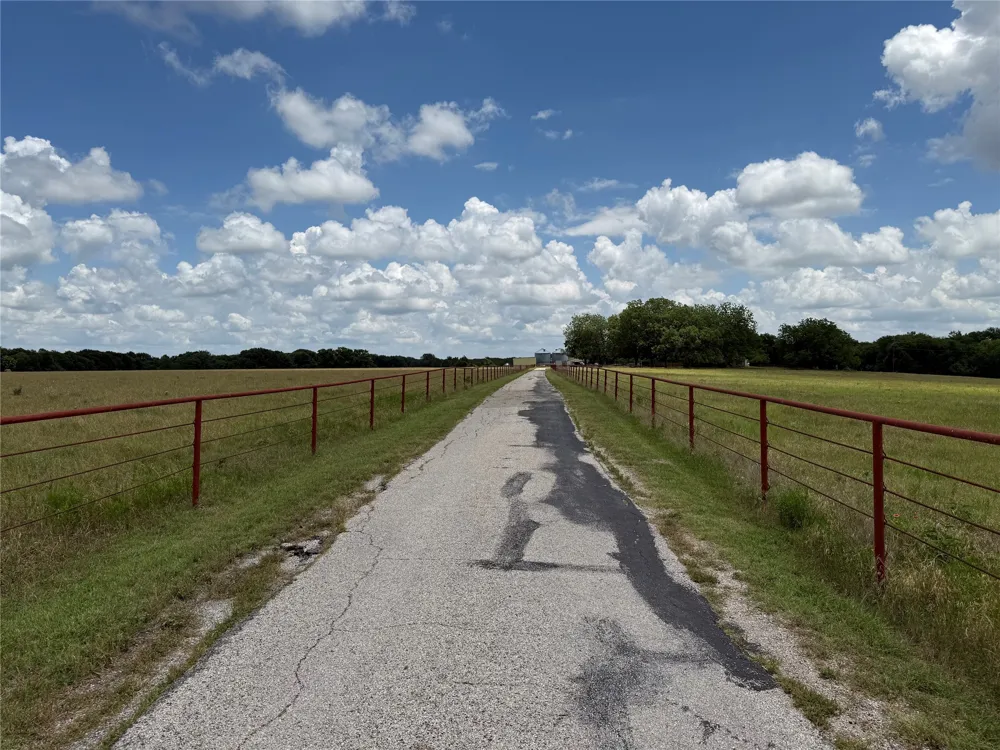 18048 Us-69 Whitewright, TX 75491