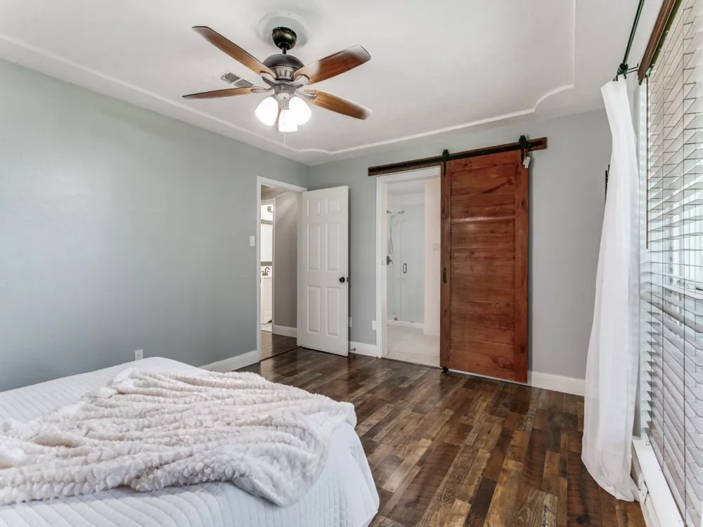 1605 Bedford Oaks Drive Bedford, TX 76021