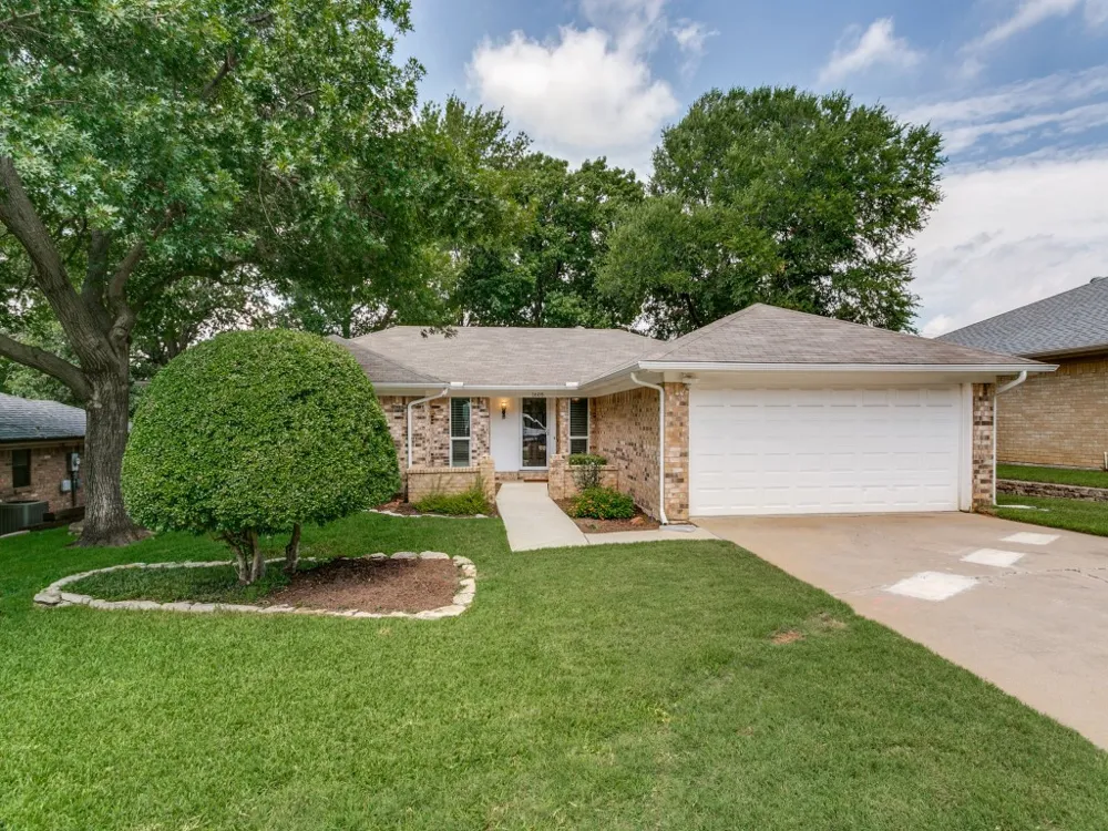1605 Bedford Oaks Drive Bedford, TX 76021