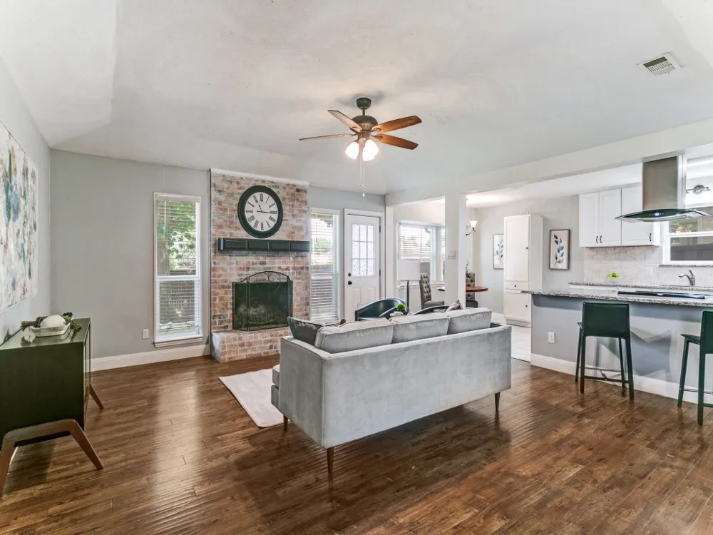 1605 Bedford Oaks Drive Bedford, TX 76021