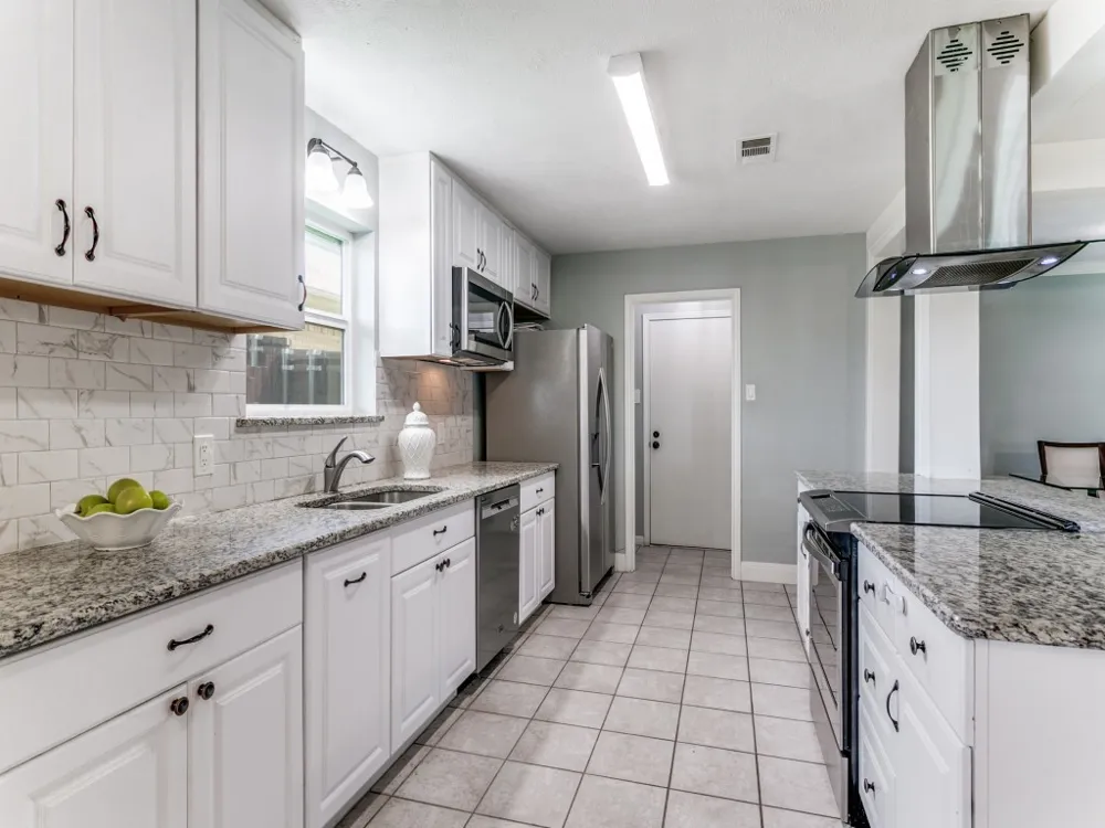 1605 Bedford Oaks Drive Bedford, TX 76021