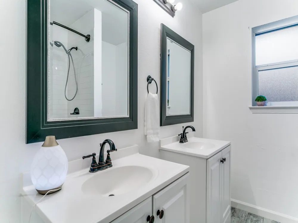1605 Bedford Oaks Drive Bedford, TX 76021