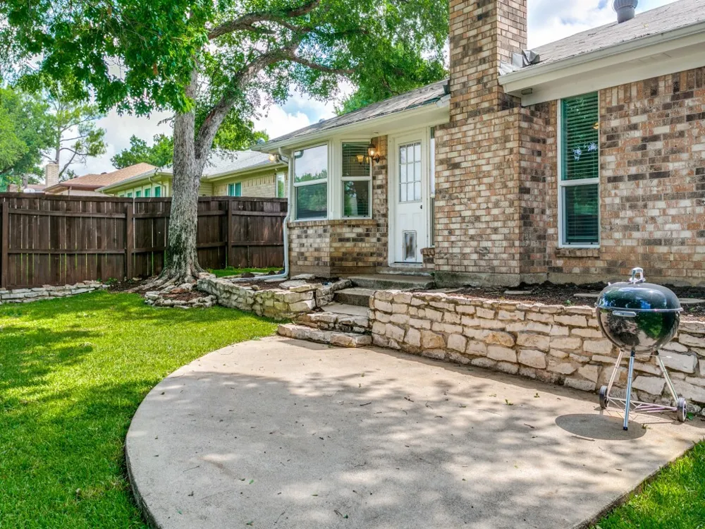 1605 Bedford Oaks Drive Bedford, TX 76021