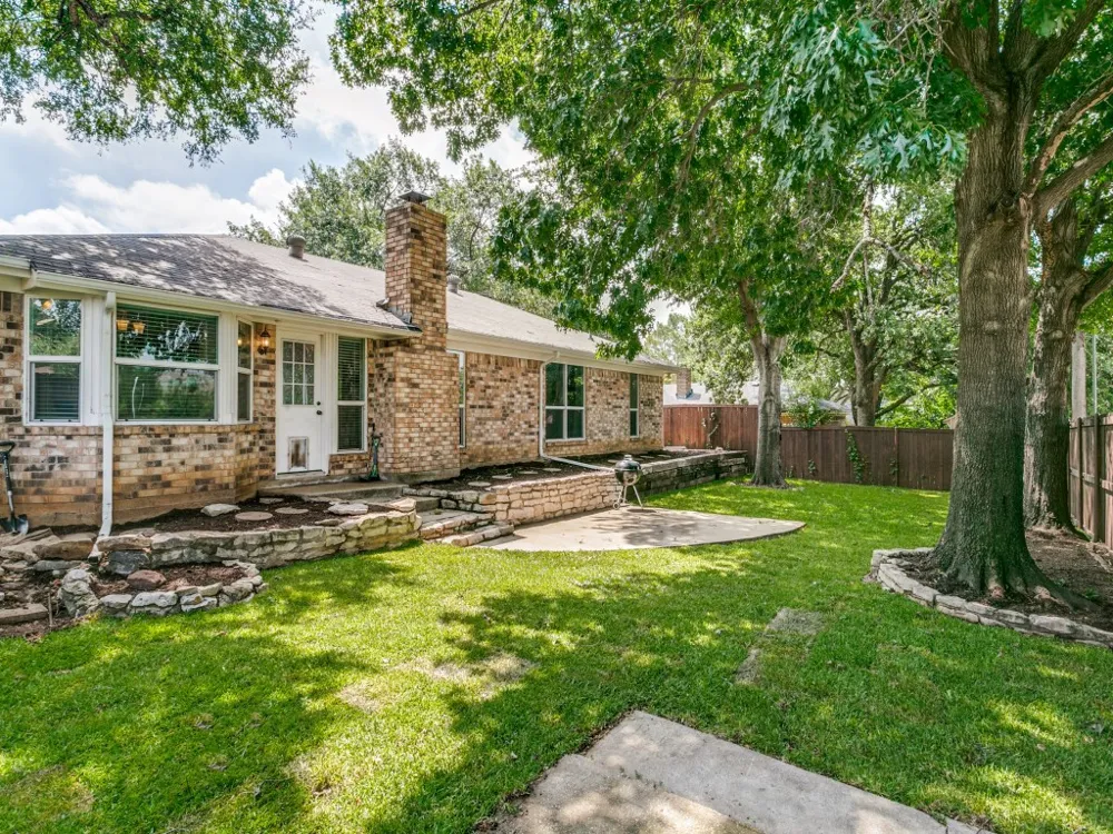 1605 Bedford Oaks Drive Bedford, TX 76021