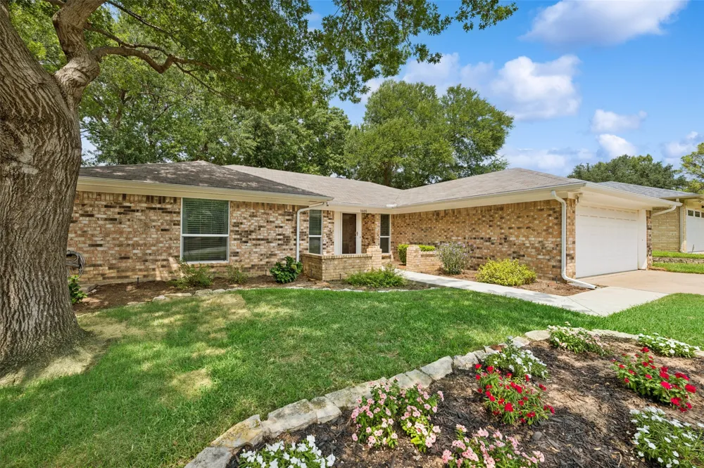 1605 Bedford Oaks Drive Bedford, TX 76021