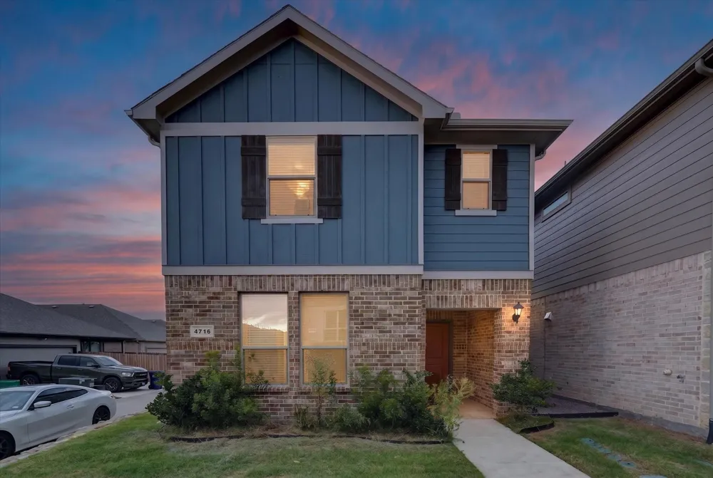 4716 Stunning Pathway Haltom City, TX 76117