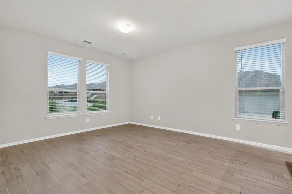4716 Stunning Pathway Haltom City, TX 76117