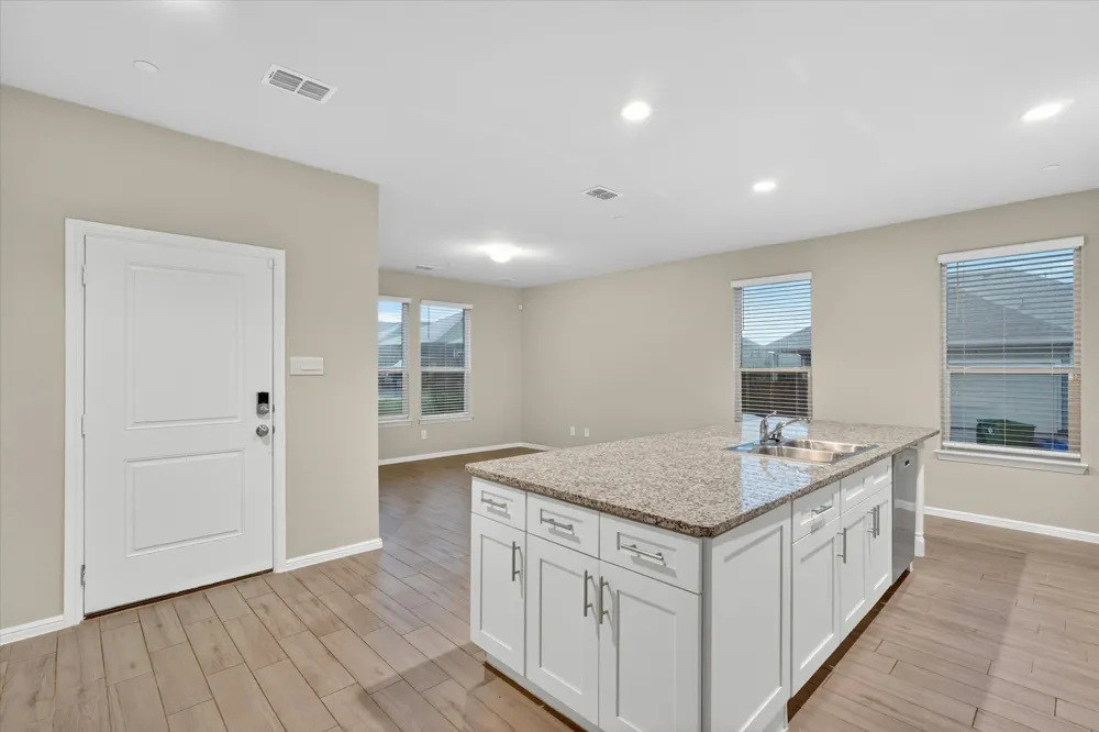 4716 Stunning Pathway Haltom City, TX 76117
