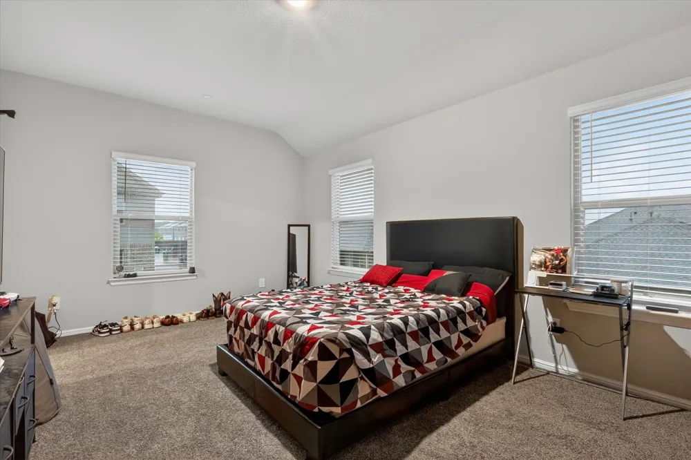 4716 Stunning Pathway Haltom City, TX 76117