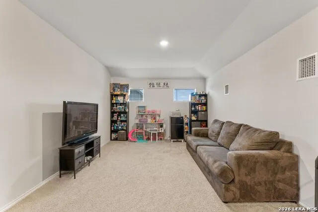 449 Ida Loop Seguin, TX 78155