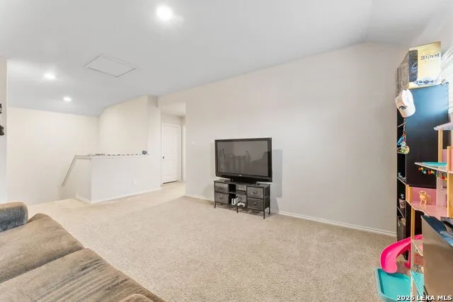 449 Ida Loop Seguin, TX 78155