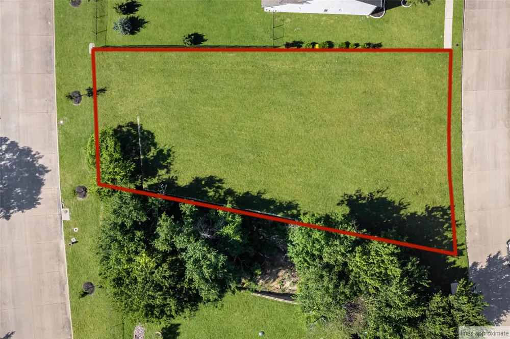 1408 Wolf Ridge Run Gunter, TX 75058