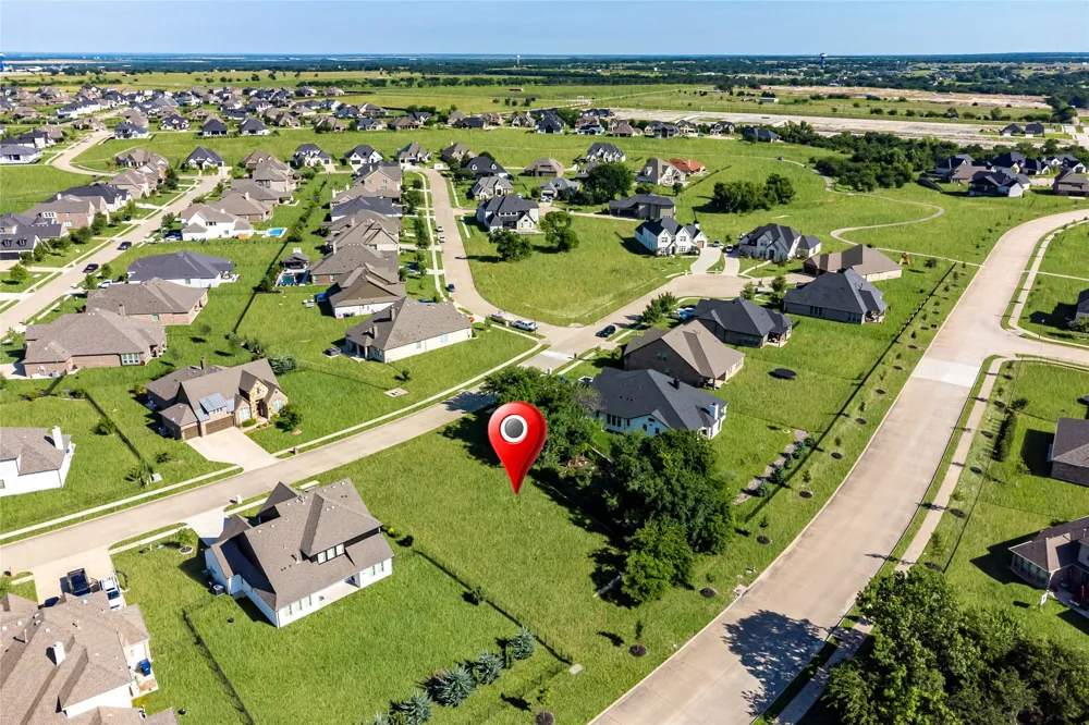 1408 Wolf Ridge Run Gunter, TX 75058