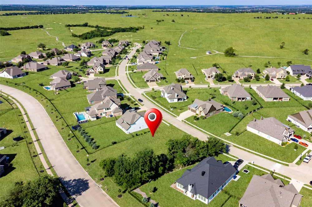 1408 Wolf Ridge Run Gunter, TX 75058