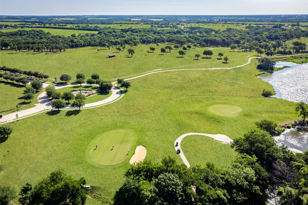 1408 Wolf Ridge Run Gunter, TX 75058