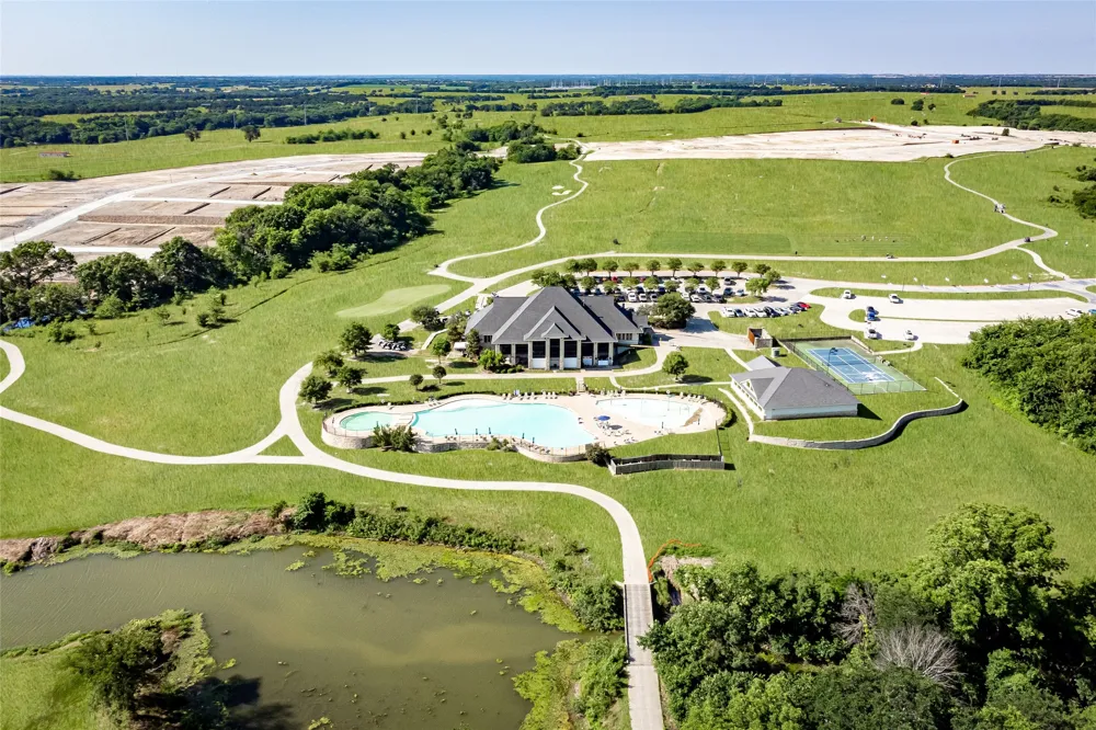1408 Wolf Ridge Run Gunter, TX 75058