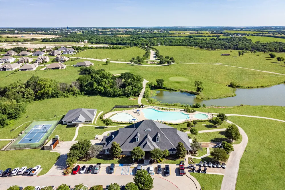 1408 Wolf Ridge Run Gunter, TX 75058