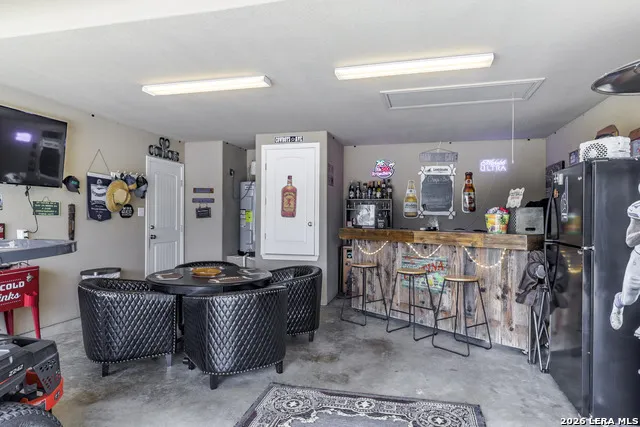 615 Cadena Loop Kenedy, TX 78119