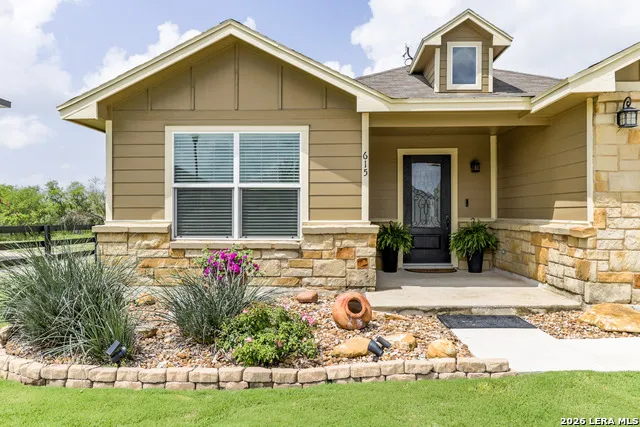 615 Cadena Loop Kenedy, TX 78119