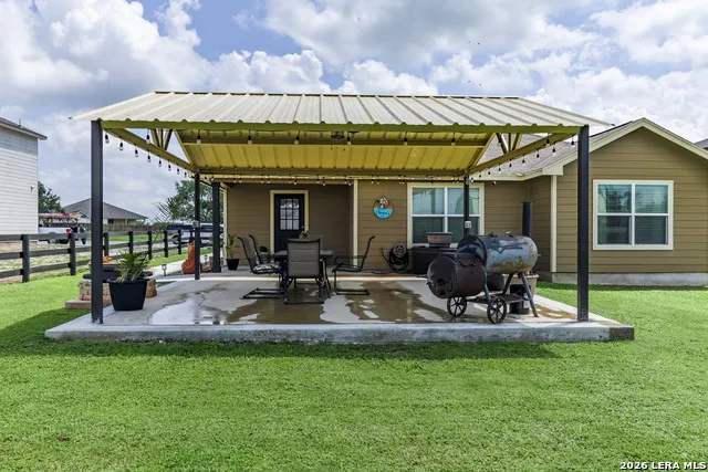 615 Cadena Loop Kenedy, TX 78119