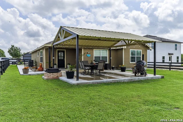 615 Cadena Loop Kenedy, TX 78119