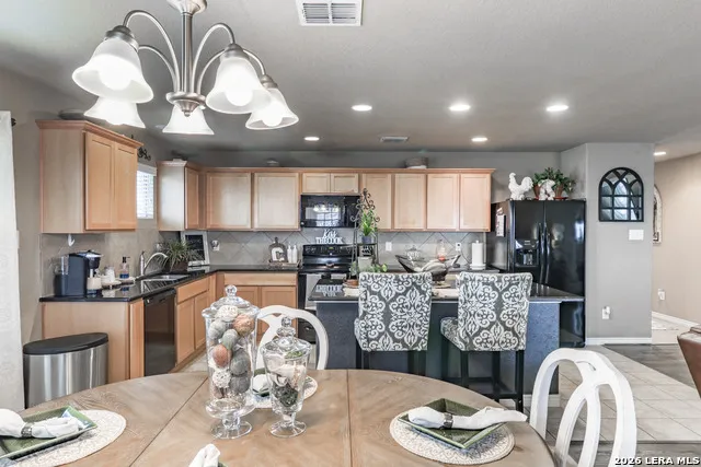 615 Cadena Loop Kenedy, TX 78119