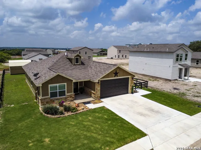 615 Cadena Loop Kenedy, TX 78119