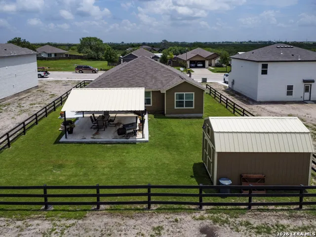 615 Cadena Loop Kenedy, TX 78119