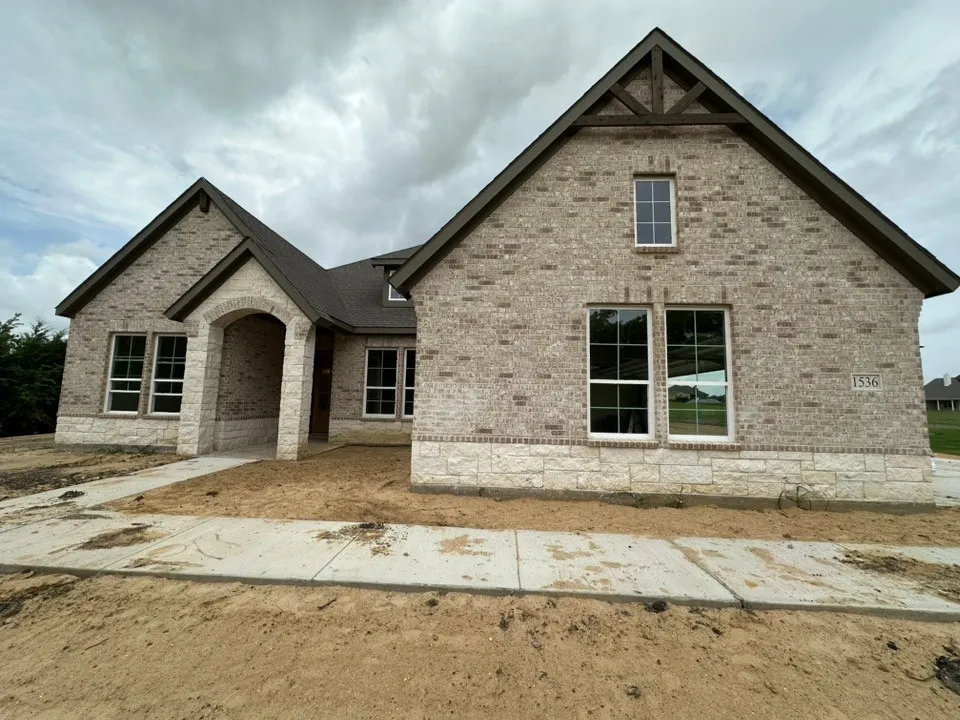 1536 County Road 4910 Leonard, TX 75452