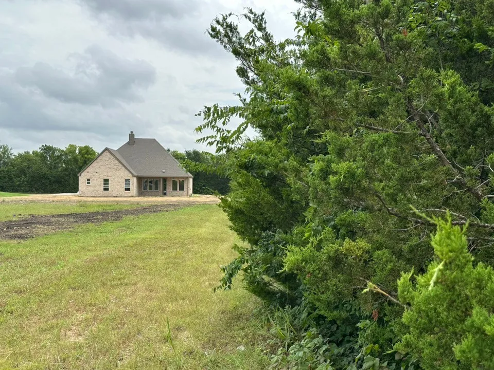 1536 County Road 4910 Leonard, TX 75452