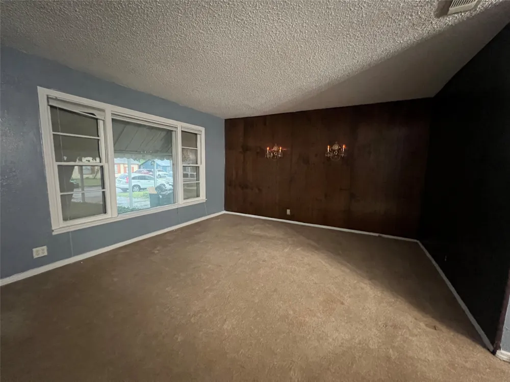 4233 Voncille Street Haltom City, TX 76117