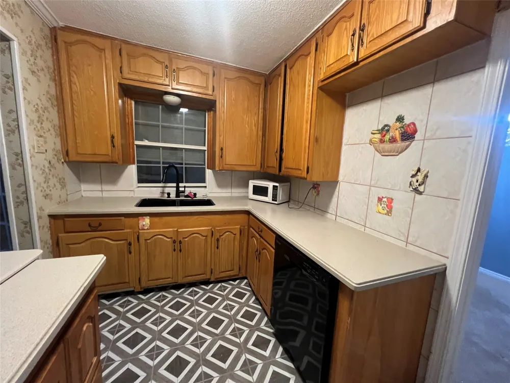 4233 Voncille Street Haltom City, TX 76117