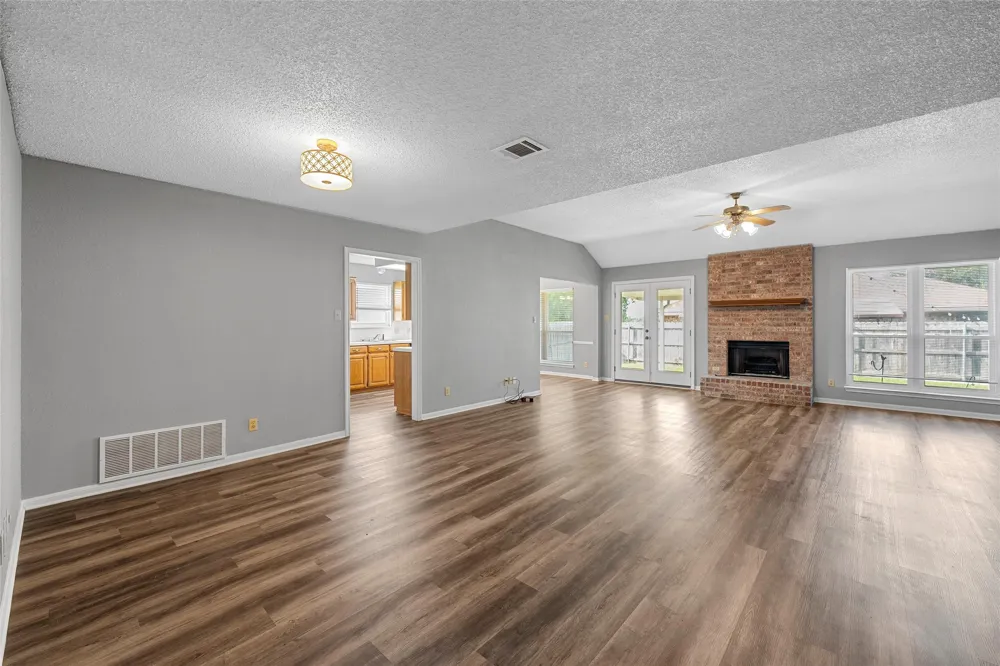 316 Evergreen Court Hewitt, TX 76643