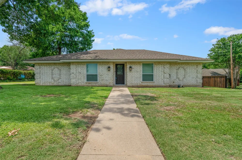 2005 Prince John Drive Grand Prairie, TX 75050