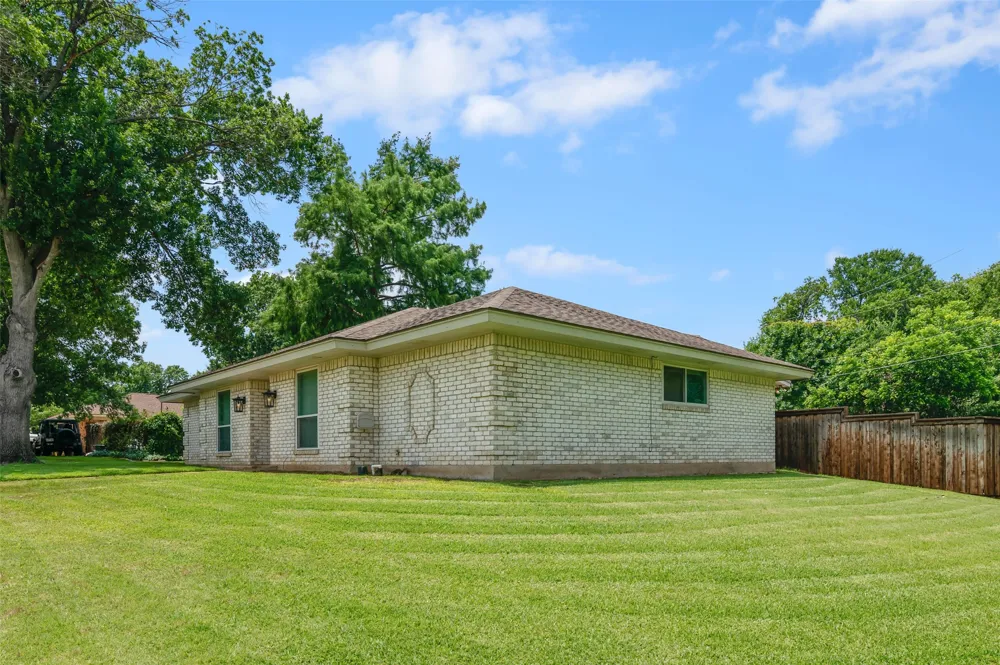 2005 Prince John Drive Grand Prairie, TX 75050