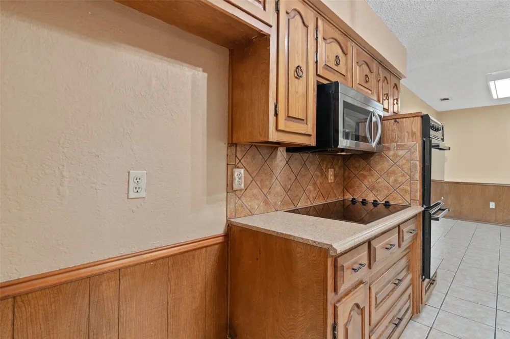 2005 Prince John Drive Grand Prairie, TX 75050