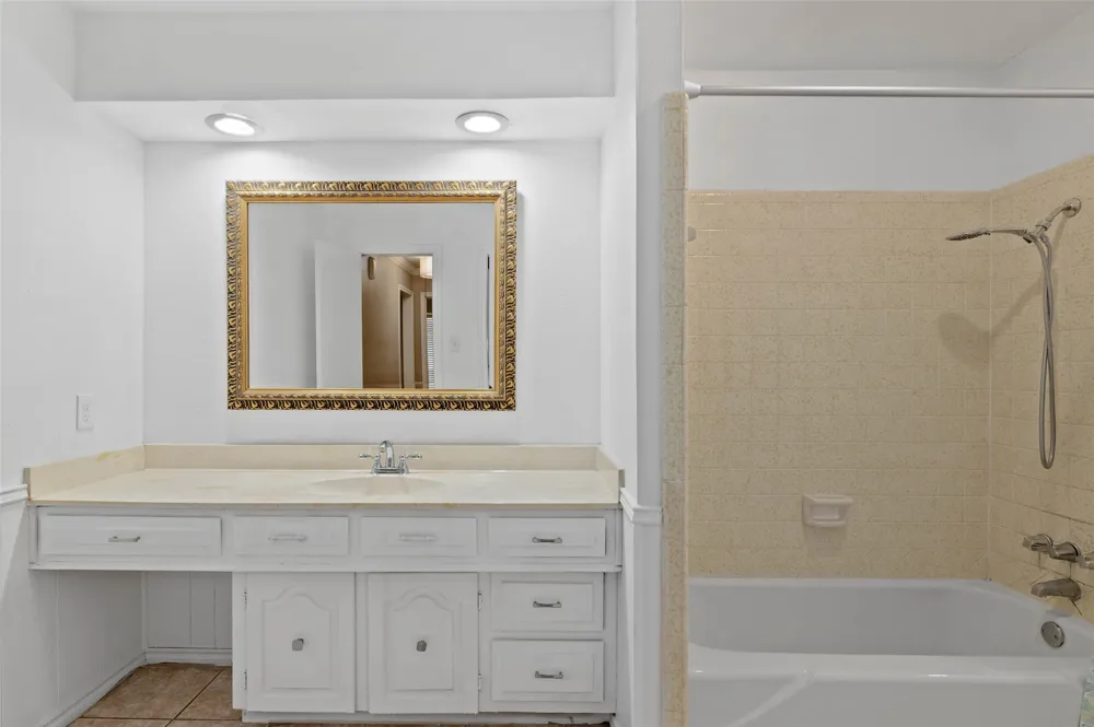 2005 Prince John Drive Grand Prairie, TX 75050