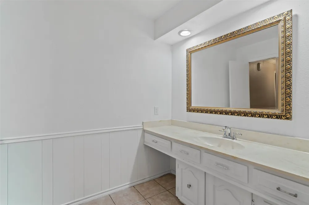2005 Prince John Drive Grand Prairie, TX 75050