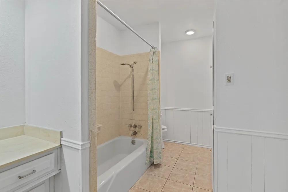 2005 Prince John Drive Grand Prairie, TX 75050